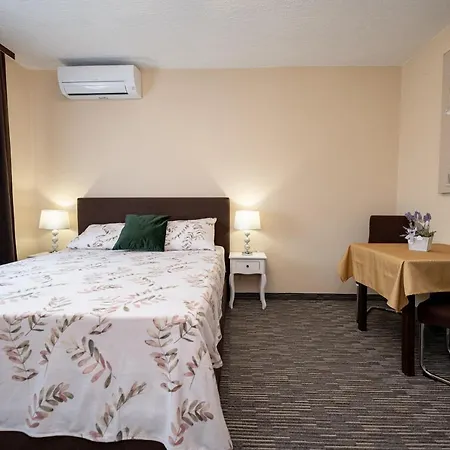 Apartmani Tome Apartment *